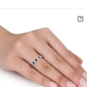 Elegant Silver Band Ring